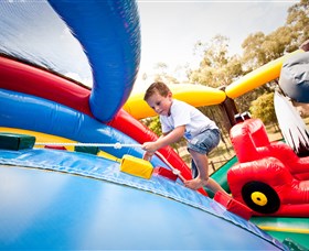 Savannah Visitor Plaza, Taronga Western Plains Zoo Dubbo - Australia Accommodation 5