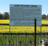 John McLeans Memorial - Australia Accommodation