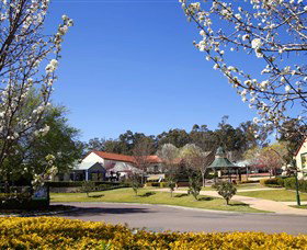 Hunter Valley Gardens Shopping Village - Australia Accommodation 0