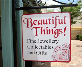 Hunter Valley Gardens Shopping Village - Australia Accommodation 6