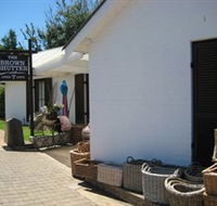 The Brown Shutter - Australia Accommodation