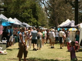 Burleigh Art And Craft Markets - Australia Accommodation 1