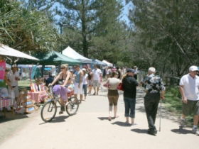 Burleigh Art And Craft Markets - Australia Accommodation 2