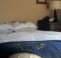 Lake View Farm House - Australia Accommodation