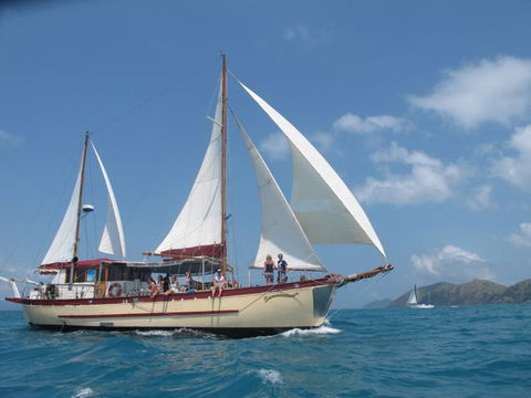 Adventure, Cruise, Dive And Outer Reef - Whitsundays Sailing Adventures - Australia Accommodation 2