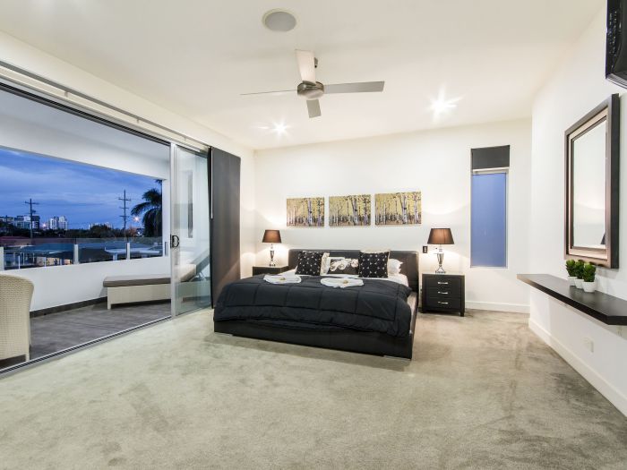 Broadbeach Waters QLD Australia Accommodation