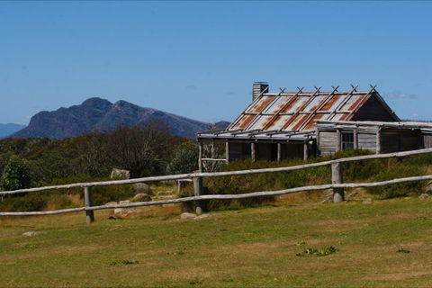 Australis 4WD Adventures - Australia Accommodation 6