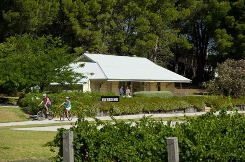 Tour De Vines - Australia Accommodation 0