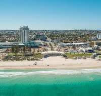 A day of leisure on the Sunset Coast - Australia Accommodation
