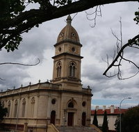 Adelaide Walking Tour Grand Mansions and Sub-Divisions - Australia Accommodation