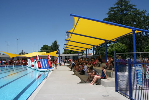 Holland Park Pool - Australia Accommodation 2