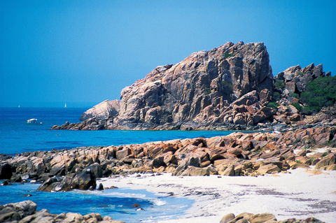 Castle Bay - Australia Accommodation 2