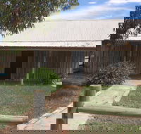 Early Settlers Cottage Solly's Hut - Australia Accommodation