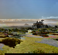 Glass House Mountains to Sunshine Coast Shores - Australia Accommodation