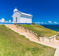 Tacking Point Lighthouse - Australia Accommodation