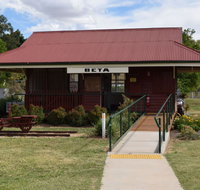 Beta Hut and Railway Memorabilia - Australia Accommodation