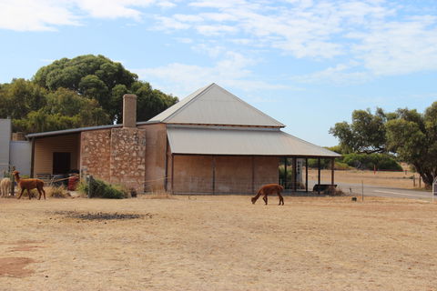 Central Greenough - Australia Accommodation 2