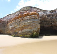 Shelley Caves - Australia Accommodation