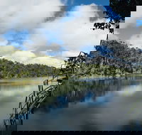 Lake Eacham Crater Lakes National Park - Australia Accommodation