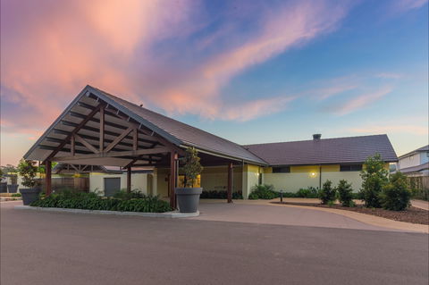 Pacific Dunes Golf Club - Australia Accommodation 0