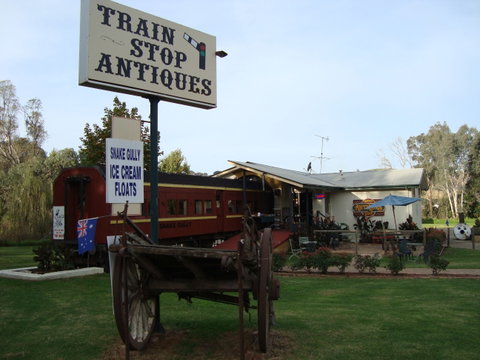 Train Stop Antiques - Australia Accommodation 0