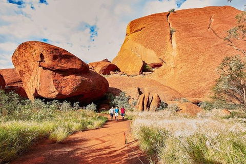 Explore Uluru: 7 Hours Guide Tour At Sunrise With Light Breakfast - Australia Accommodation 2