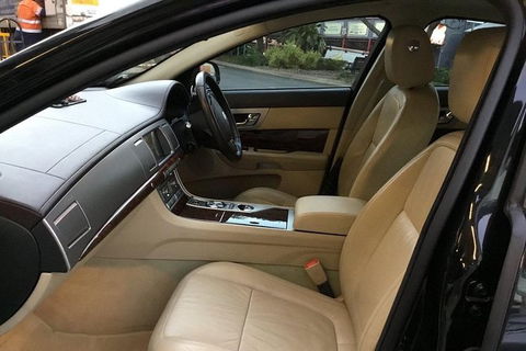Jaguar Limousine Transfer Cairns Airport To City Or Return - Australia Accommodation 7