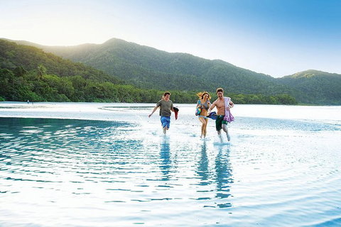 SHUTTLE - CAIRNS AIRPORT TO PORT DOUGLAS (or Reverse) - Australia Accommodation 1