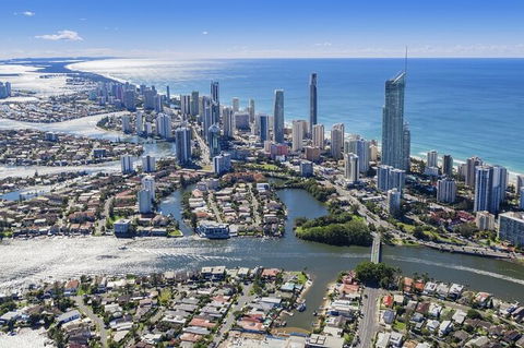 Arrival Private Transfers From Gold Coast Airport OOL To Gold Coast City - Australia Accommodation 3