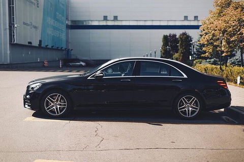 Arrival Private Transfers: Adelaide Airport ADL To Adelaide In Business Car - Australia Accommodation 0