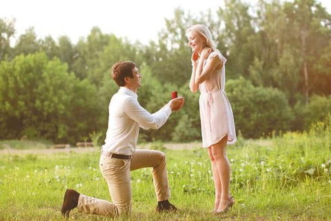 Romance Aircraft Flight + Scenic Tour + 3 Course Lunch + Beer Tasting + Hamper - Australia Accommodation 2