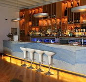 Pontoon Bar - Australia Accommodation