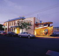 Waterfront Hotel - Australia Accommodation