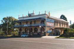 Caledonia Hotel - Australia Accommodation 3