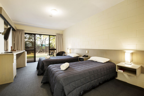 Kawana Waters Hotel - Australia Accommodation 2