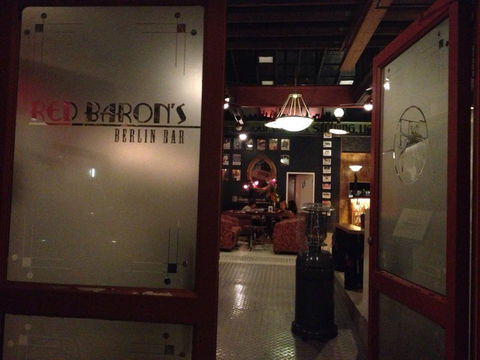 Red Baron's Lounge Bar - Australia Accommodation 3