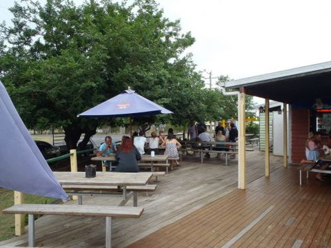 Maidenwell Hotel - Australia Accommodation 2