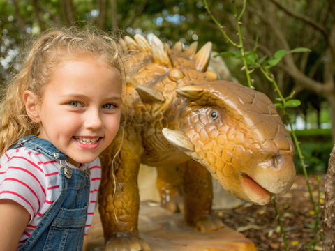 Mega Creatures At Hunter Valley Gardens - Postponed - Australia Accommodation 2