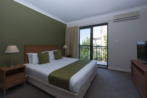 Leisure Inn Spires - Australia Accommodation 1