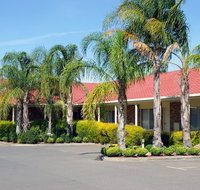 Pines Country Club Motor Inn - Australia Accommodation