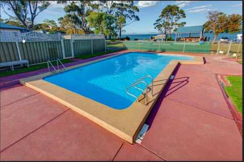 Swansea Beach Chalets - Australia Accommodation 2