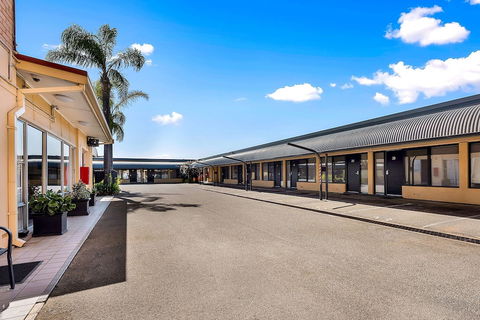 Comfort Inn And Suites Manhattan - Australia Accommodation 3