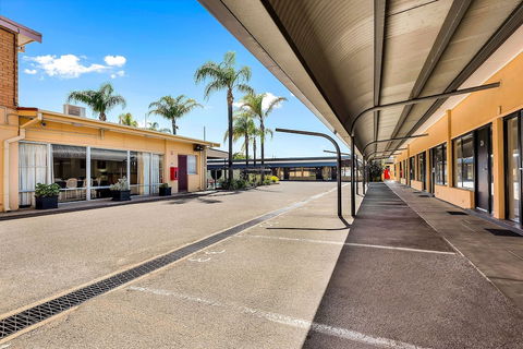 Comfort Inn And Suites Manhattan - Australia Accommodation 2
