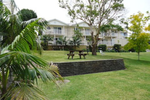 Aston Hill Motor Lodge - Australia Accommodation 0