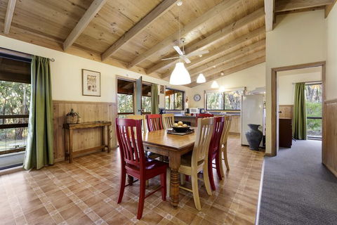 Countrywide Cottages - Australia Accommodation 7