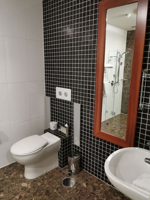 Majestic Roof Garden Hotel - Australia Accommodation 6