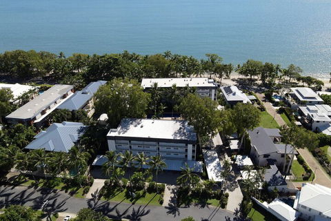 Agincourt Beachfront Apartments - Australia Accommodation 1