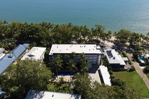 Agincourt Beachfront Apartments - Australia Accommodation 3