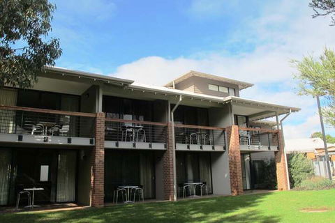 Margarets In Town Apartments - Australia Accommodation 4