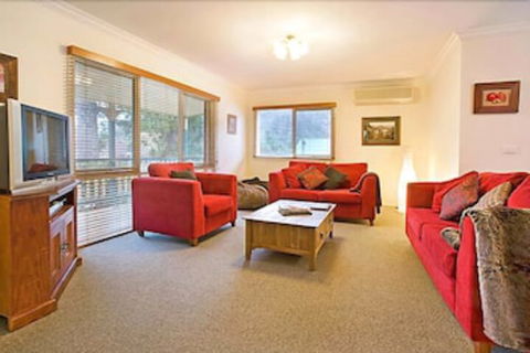 Annie's Escape In Warburton - Australia Accommodation 4